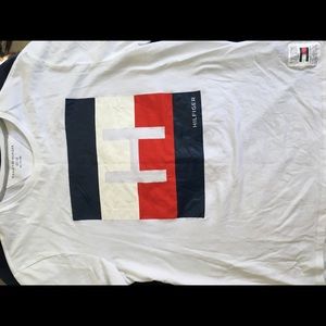 Tommy Hilfiger short sleeve shirt
